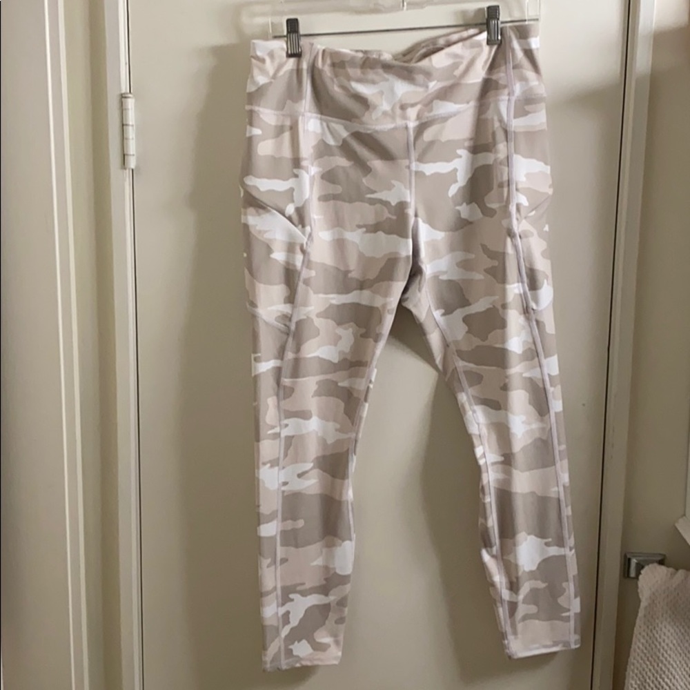 Athleta white camo contender leggings
